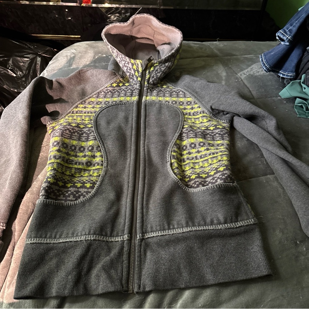 Lululemon Athletica Special Edition Fair Isle Grey/Yellow Knit Scuba Hoodie Sz 6